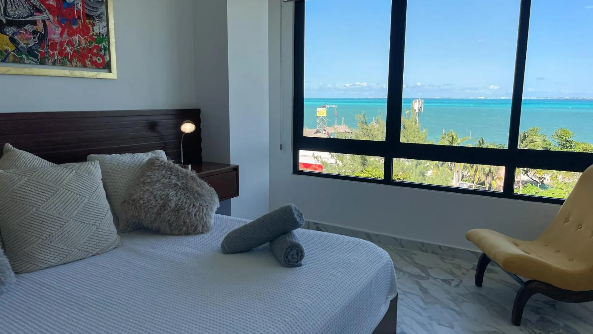 2Br Oceanfront Luxury Apartment In The Hotel Zone Cancun Mexico
