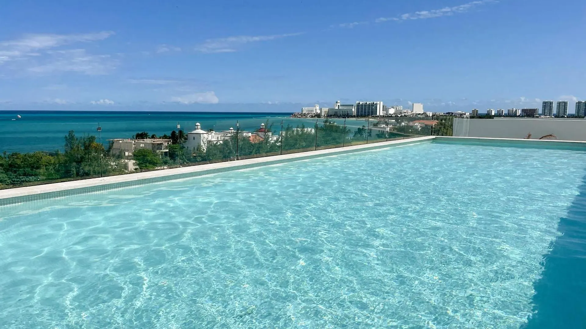 2Br Oceanfront Luxury Apartment In The Hotel Zone Cancun